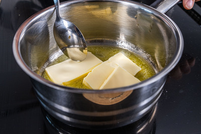 Butter auslassen