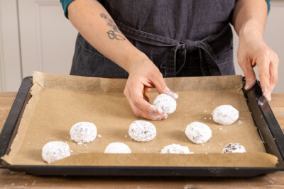 Crinkle Cookies aufs Backblech legen