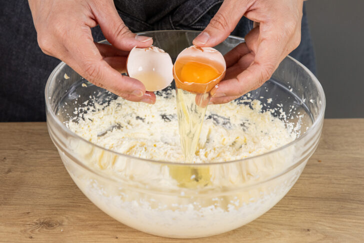 Eier dazugeben