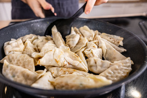 Gyozas braten