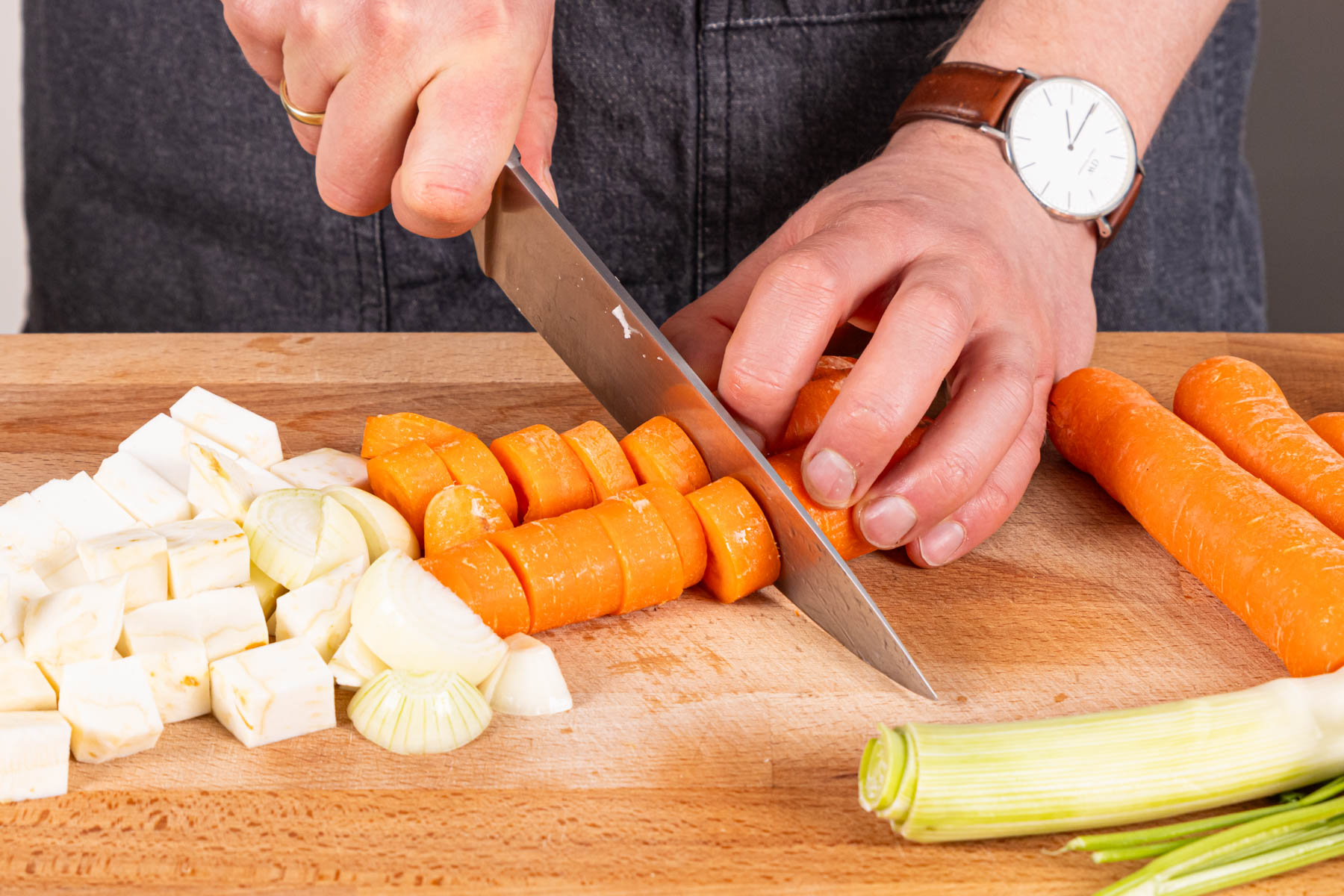 Wie Lange Muss Ein Suppenhuhn Im Schnellkochtopf Kochen Hühnersuppe im Schnellkochtopf