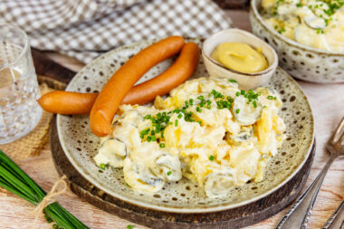 Kartoffelsalat mit Würstchen - klassisches Rezept