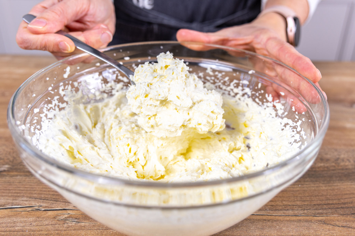 Kuchen ohne Backen mit Keksboden schnell & einfach