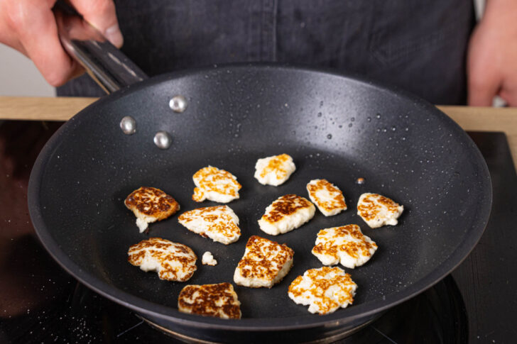 selbstgemachten Paneer anbraten