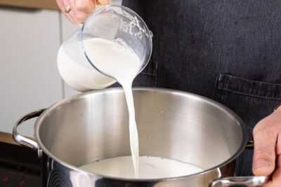Vollmilch aufkochen