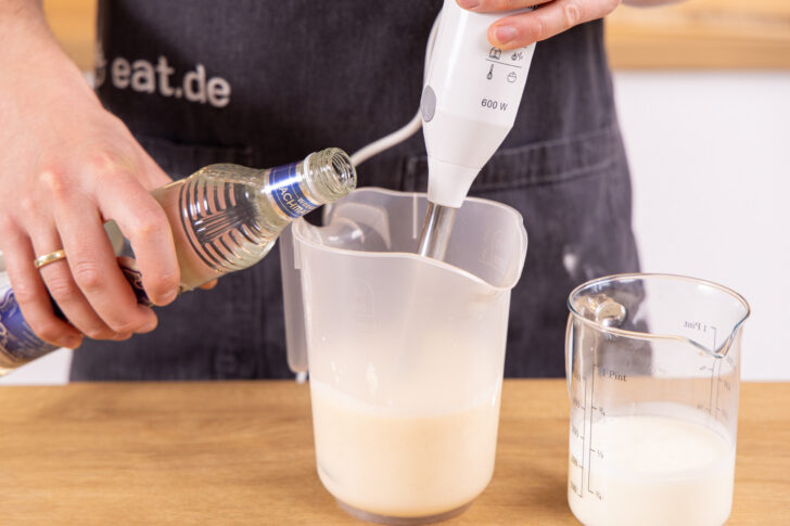 Vodka dazugeben und alles pürieren