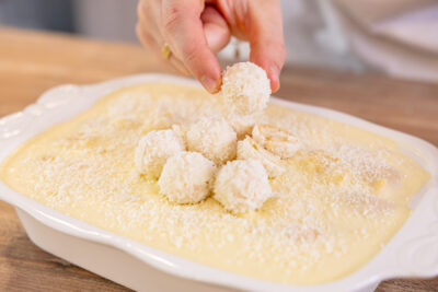 Raffaello®-Tiramisu dekorieren