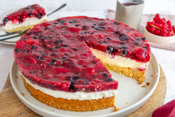 Rote-Grütze-Torte