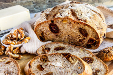 Walnuss-Feigen-Brot: locker & lecker
