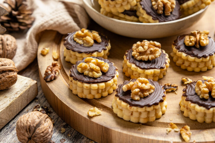 Walnuss-Marzipan-Plätzchen