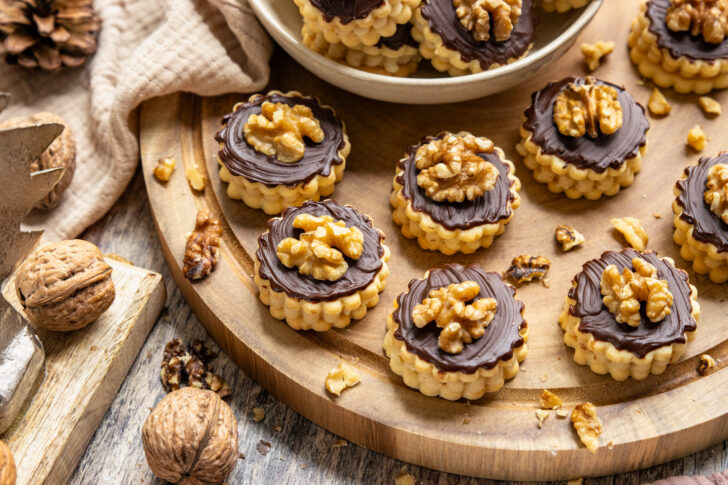 Walnuss-Marzipan-Plätzchen