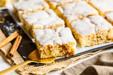 Zimtschneckenkuchen schnell & einfach backen
