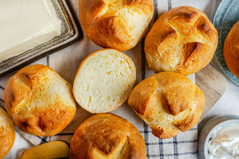 Knusprige Dinkel-Quark-Brötchen