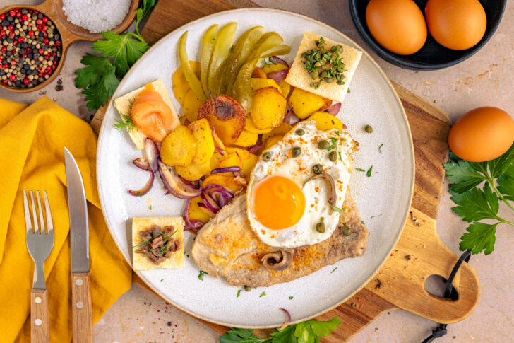 Holsteiner Schnitzel fertig serviert