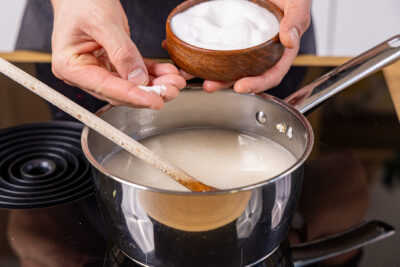 Haferschleimsuppe leicht salzen