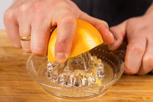 Orange auspressen