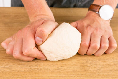 Teig per Hand nachkneten