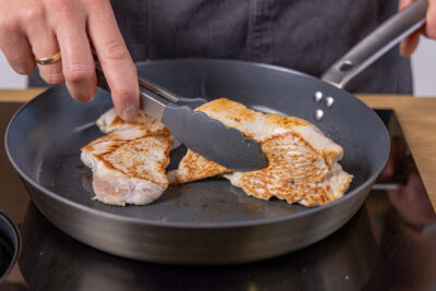 Putensteak anbraten
