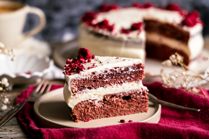 Red Velvet Cake servieren