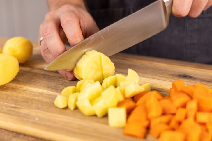 Kartoffeln schneiden
