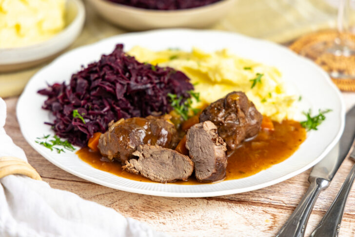 Schweinebäckchen aus dem Backofen wie von Oma