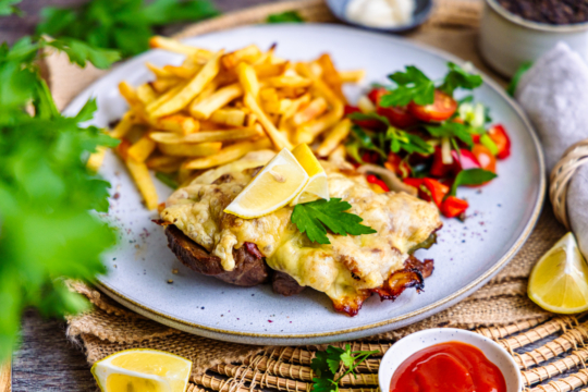 Überbackenes Nackensteaks aus dem Ofen