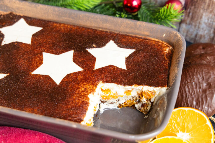 Weihnachtsdessert aus der Auflaufform