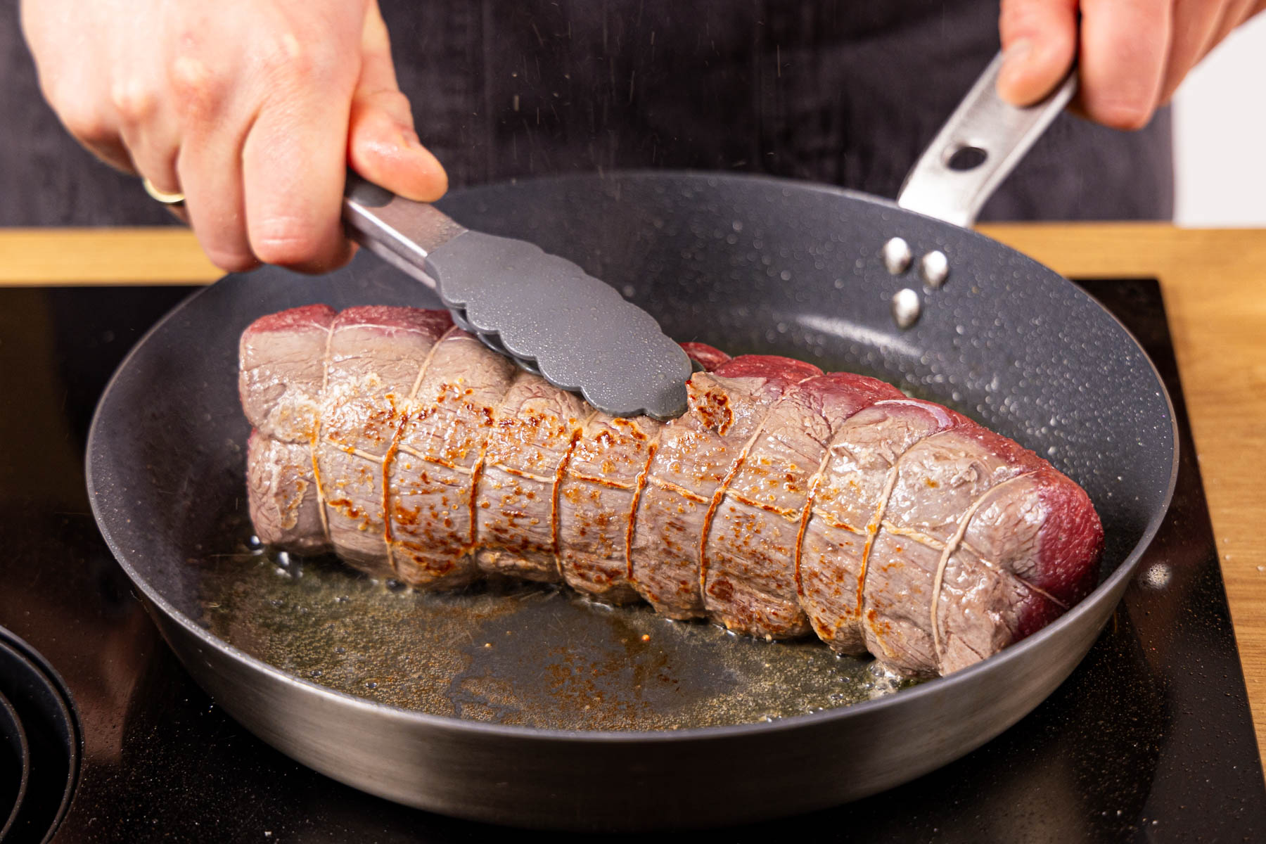 Zarte Rinderlende aus dem Ofen perfekt gegart