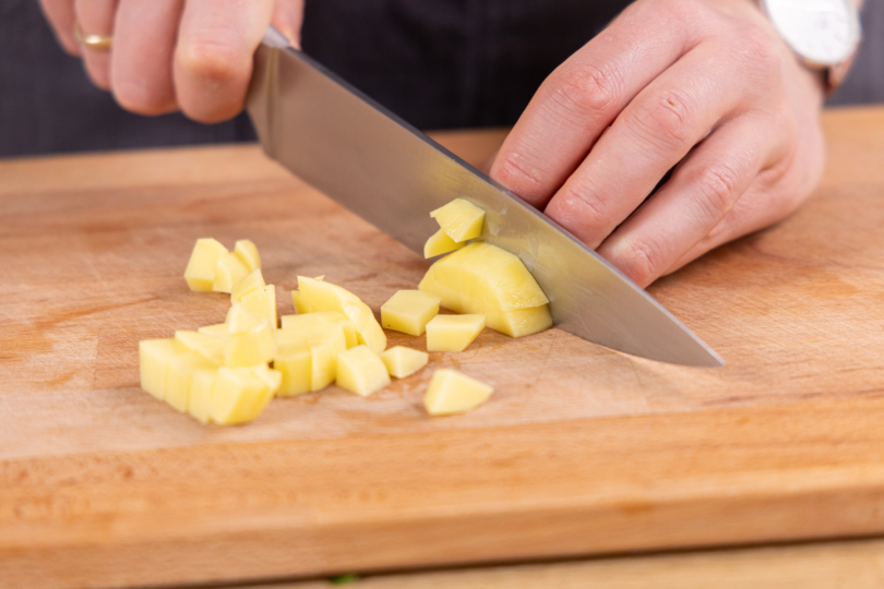 Kartoffeln würfeln