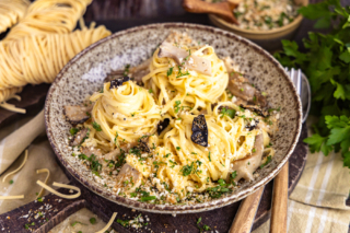 Fettuccine mit selbst gemachtem Trüffelöl