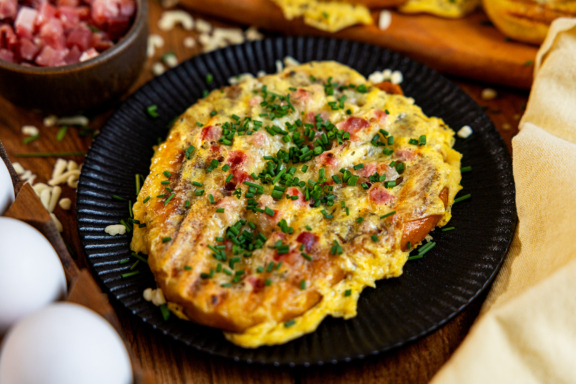 Käse-Ei-Brezel vom Kontaktgrill Käse-Ei-Brezel vom Kontaktgrill