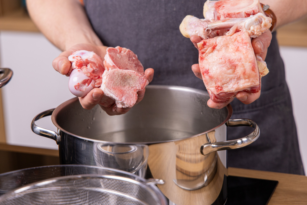 Knochenbrühe nach Omas bestem Rezept