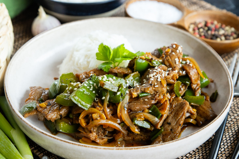 Rindfleisch mit Zwiebeln wie beim Chinesen