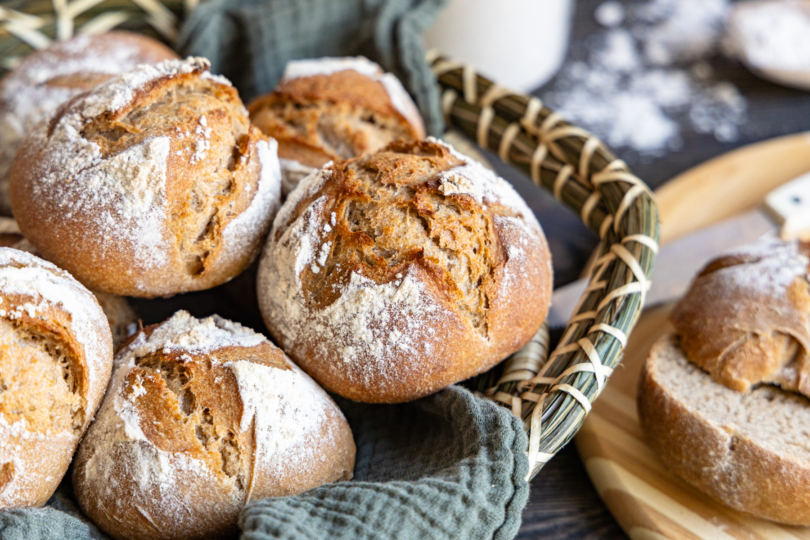 Roggenbrötchen wie vom Bäcker im Korb