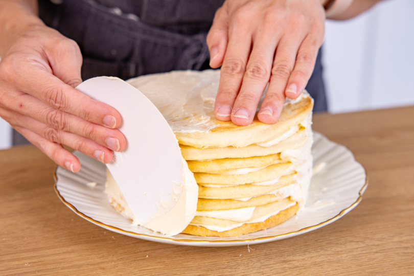 Napoleon Torte einstreichen