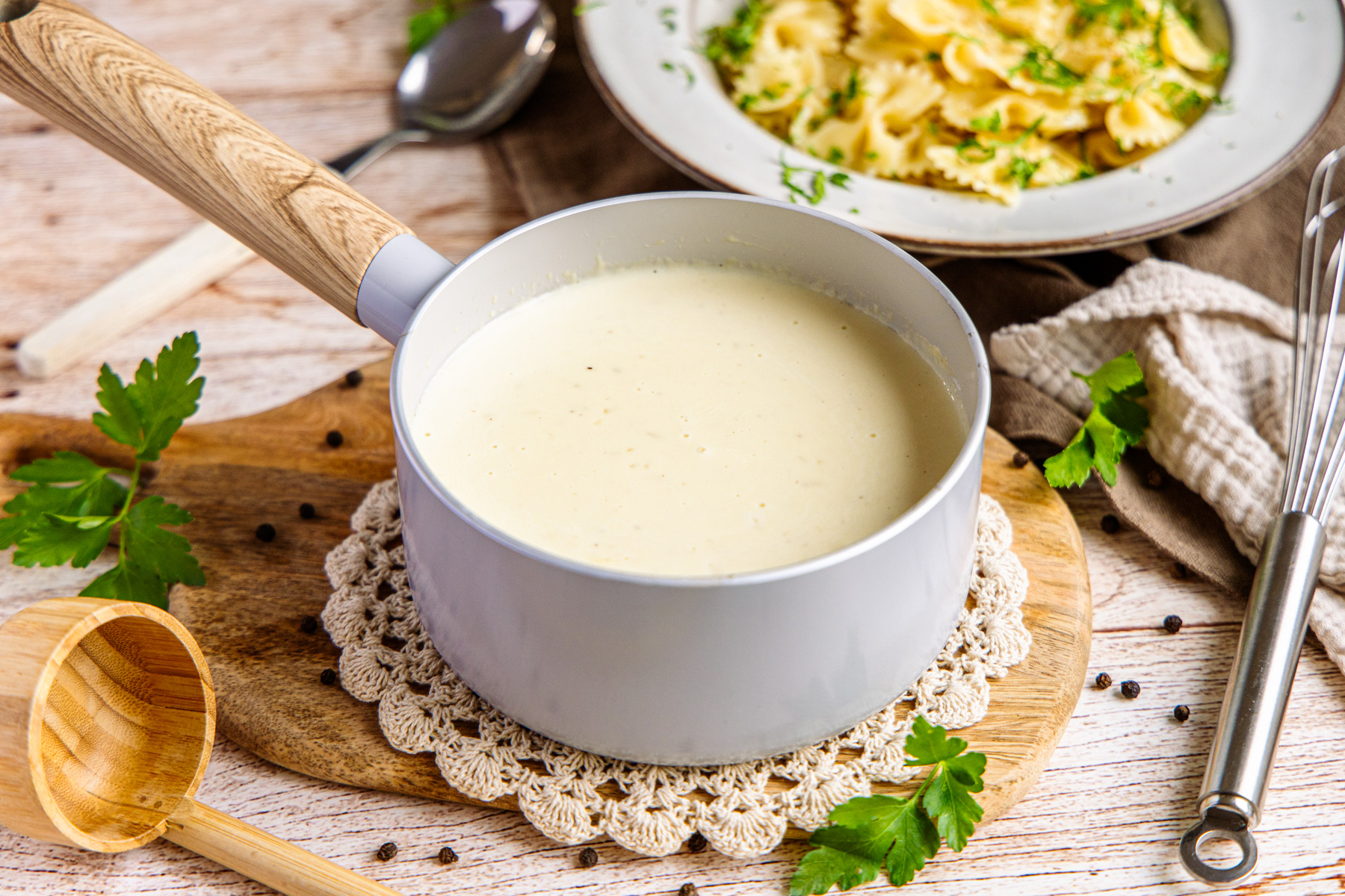 Sahnesoße: das klassische Rezept Sahnesoße: das klassische Rezept