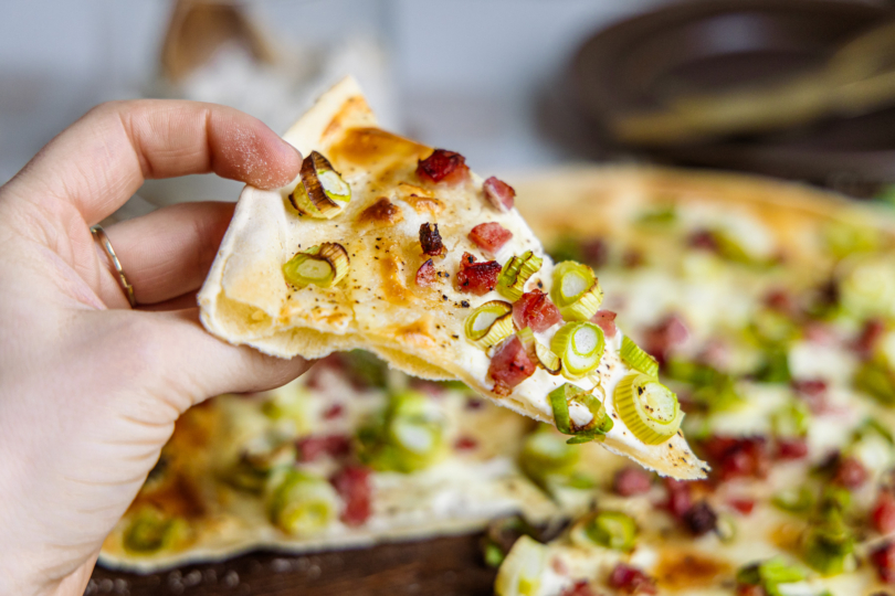 Flammkuchen schnell und knusprig backen