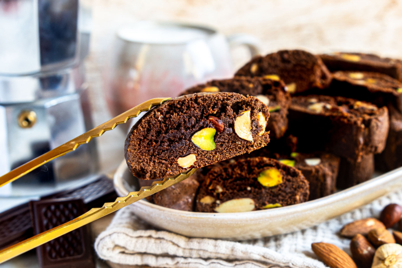 Schoko-Cantuccini mit Nüssen