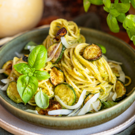 Spaghetti alla nerano: Italienische Pasta mit Zucchini
