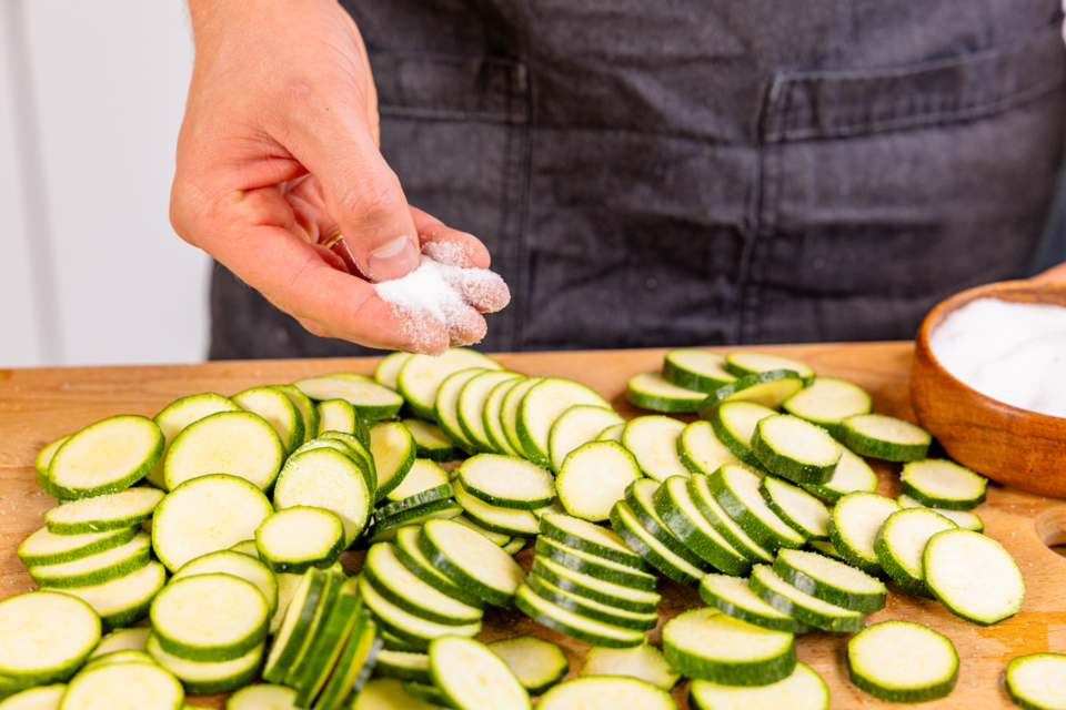 Spaghetti alla nerano: Italienische Pasta mit Zucchini
