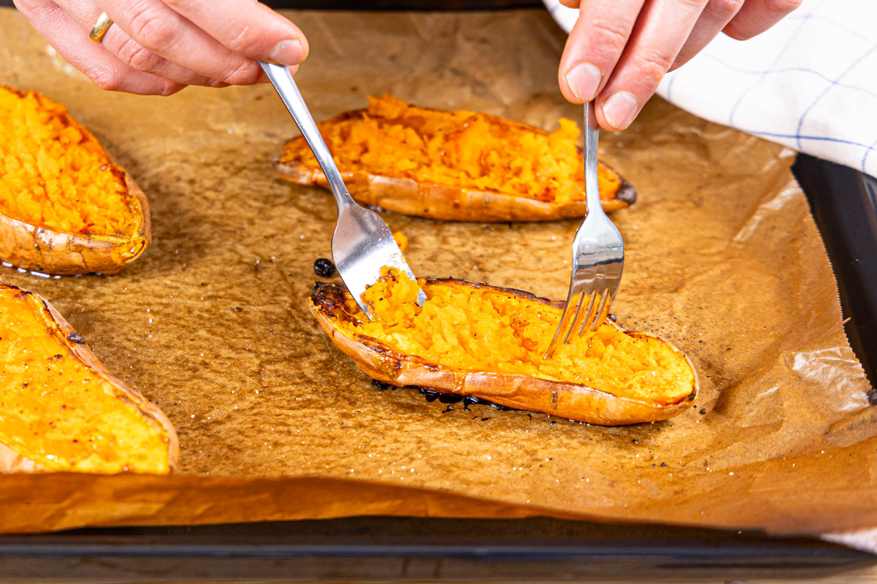 Süßkartoffeln aus dem Ofen: schnell &amp; einfach