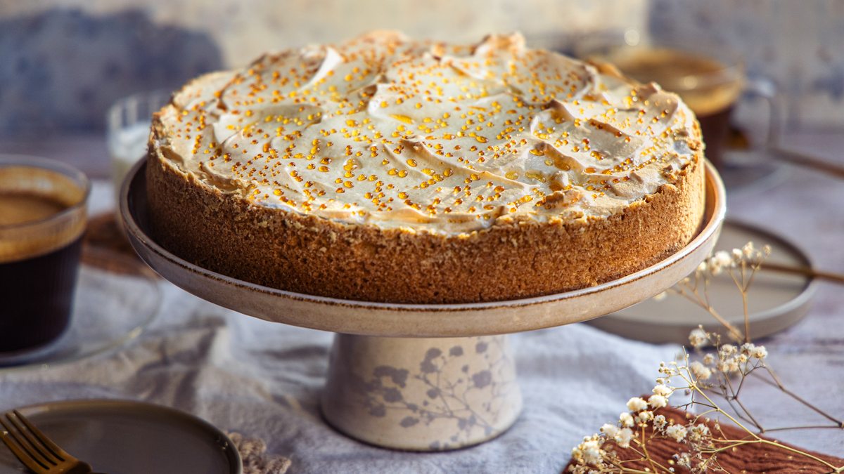 Tränchentorte: leckerer Käsekuchen mit Goldtröpfchen