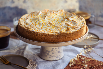 Tränchentorte: Käsekuchen mit Goldtröpfchen backen