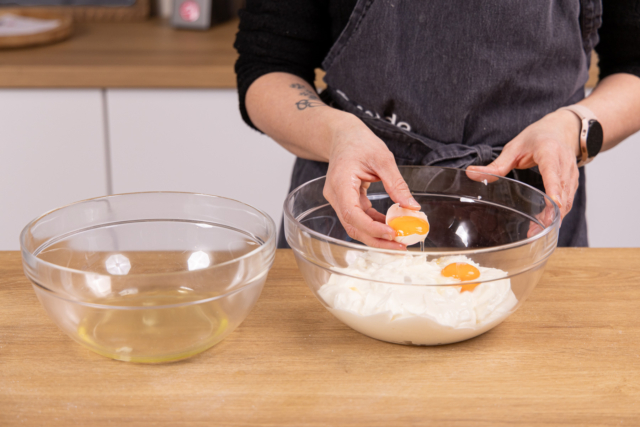 Tränchentorte: leckerer Käsekuchen mit Goldtröpfchen