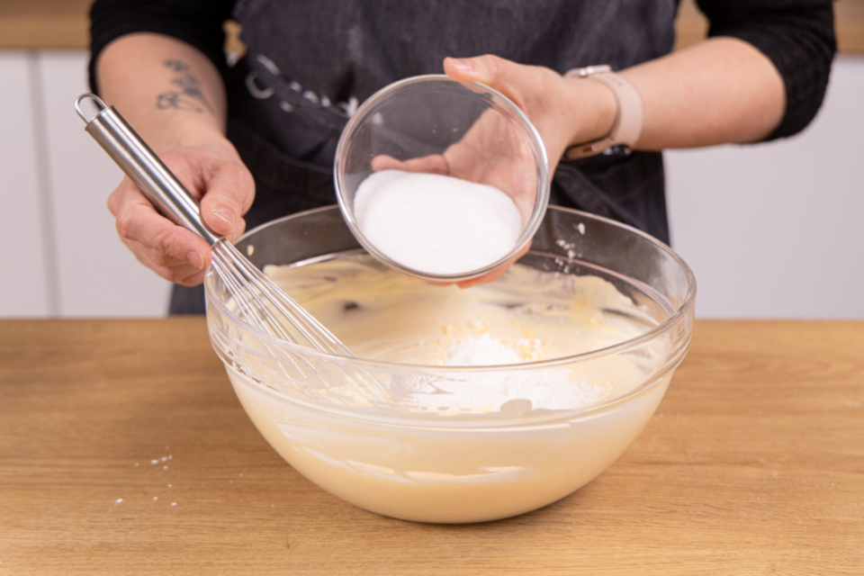 Tränchentorte: leckerer Käsekuchen mit Goldtröpfchen
