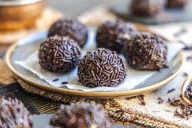 Brigadeiros nach Original-Rezept selber machen