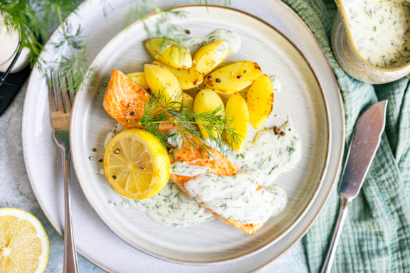 Wunderschne Fisch Dill Sauce Fotos