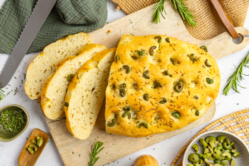 Focaccia mit Dinkelmehl frisch serviert