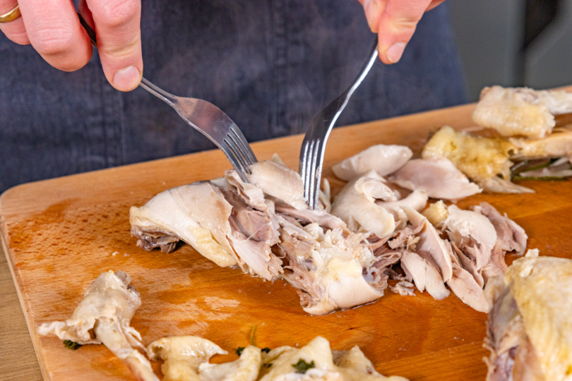 Fleisch vom Knochen trennen