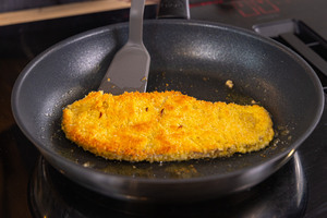 Schnitzel braten